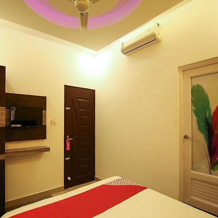 Oyo 10152 Rail View Residency Otel Alappuzha Dış mekan fotoğraf