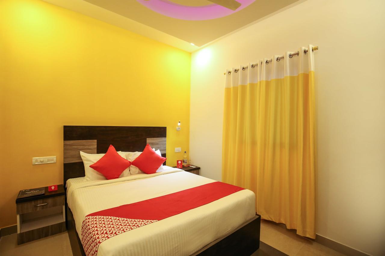 Oyo 10152 Rail View Residency Otel Alappuzha Dış mekan fotoğraf