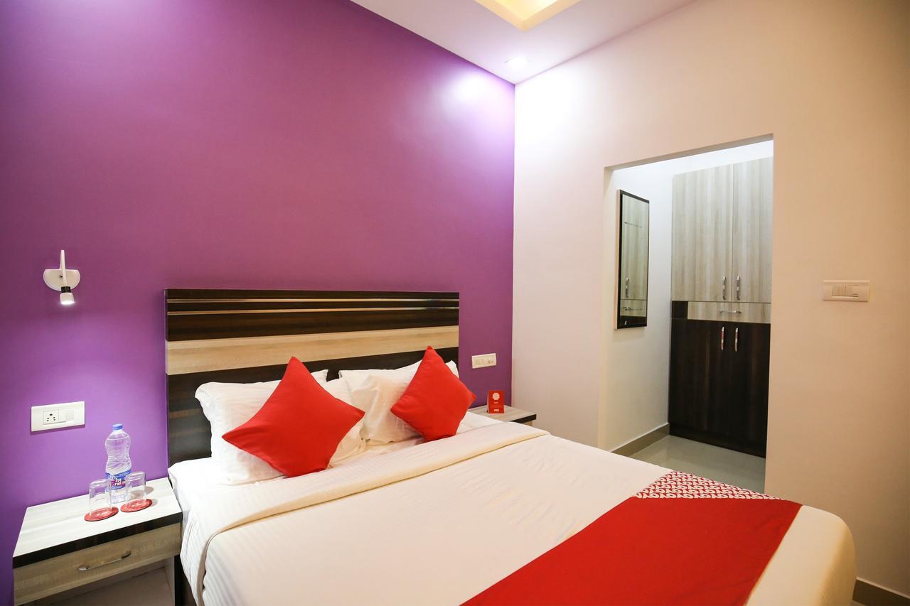 Oyo 10152 Rail View Residency Otel Alappuzha Dış mekan fotoğraf