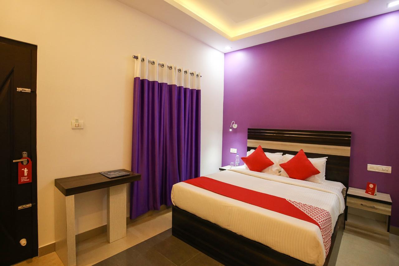 Oyo 10152 Rail View Residency Otel Alappuzha Dış mekan fotoğraf