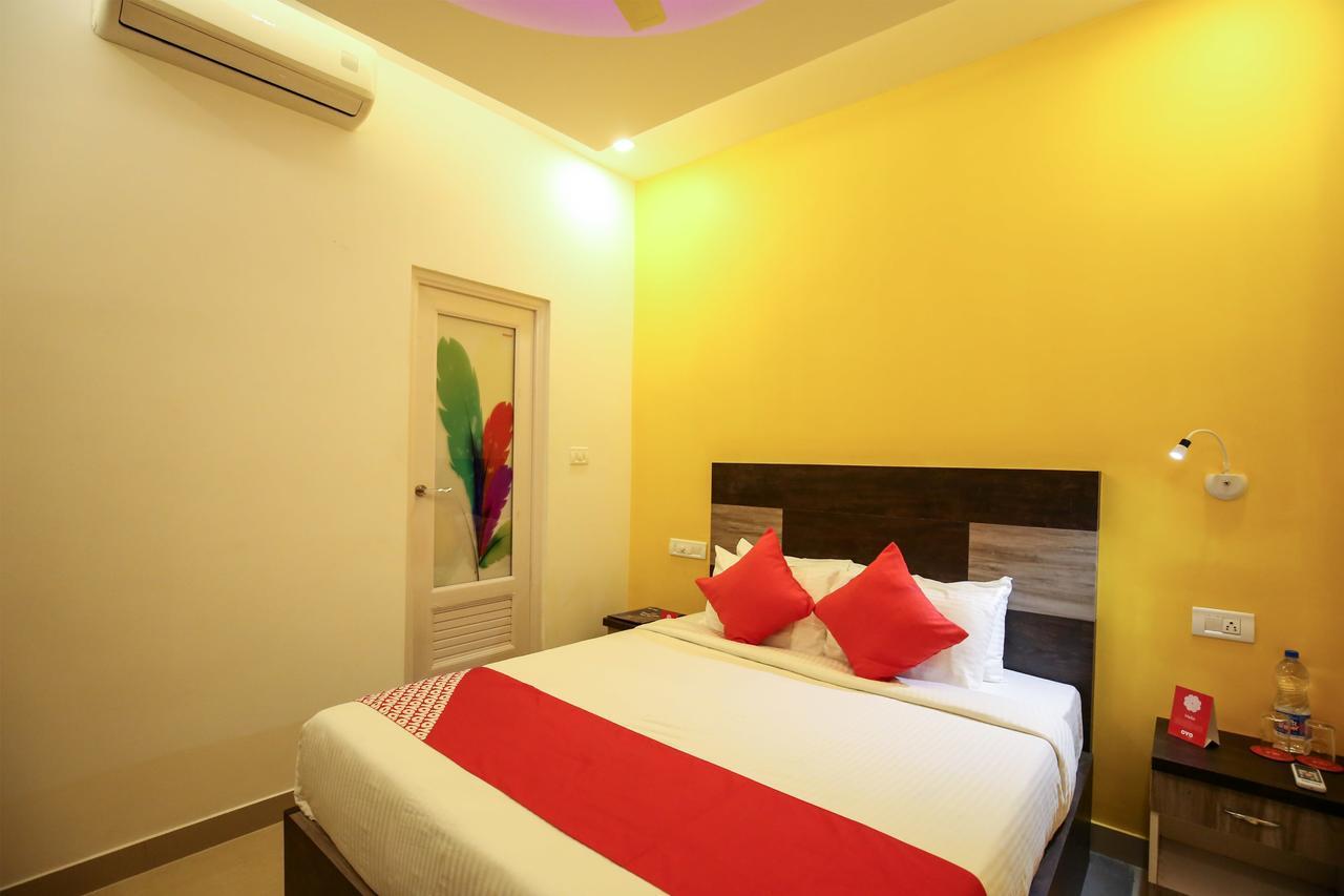 Oyo 10152 Rail View Residency Otel Alappuzha Dış mekan fotoğraf
