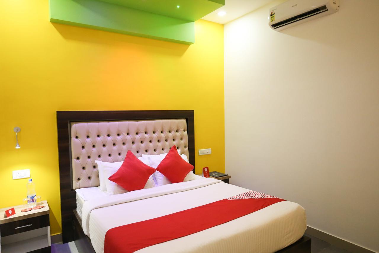 Oyo 10152 Rail View Residency Otel Alappuzha Dış mekan fotoğraf