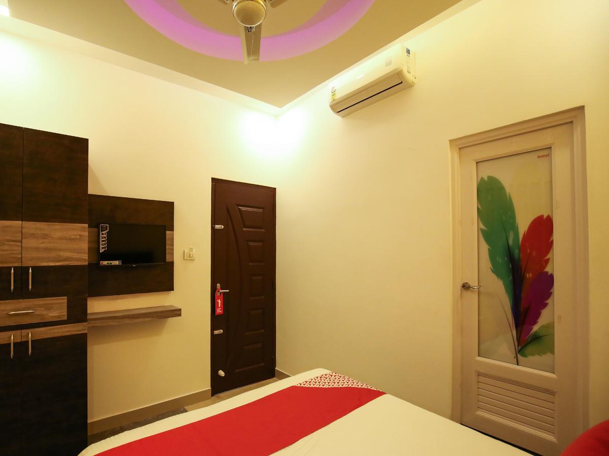 Oyo 10152 Rail View Residency Otel Alappuzha Dış mekan fotoğraf