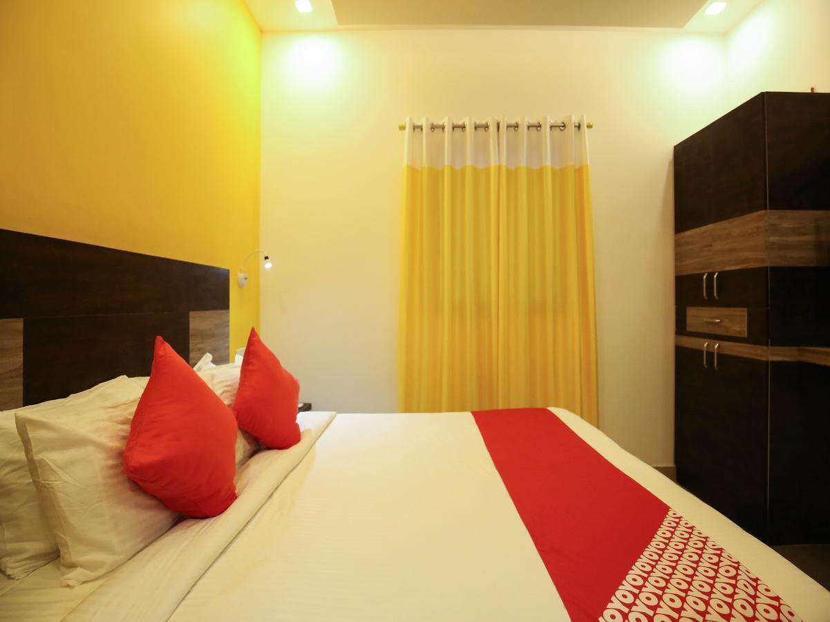 Oyo 10152 Rail View Residency Otel Alappuzha Dış mekan fotoğraf