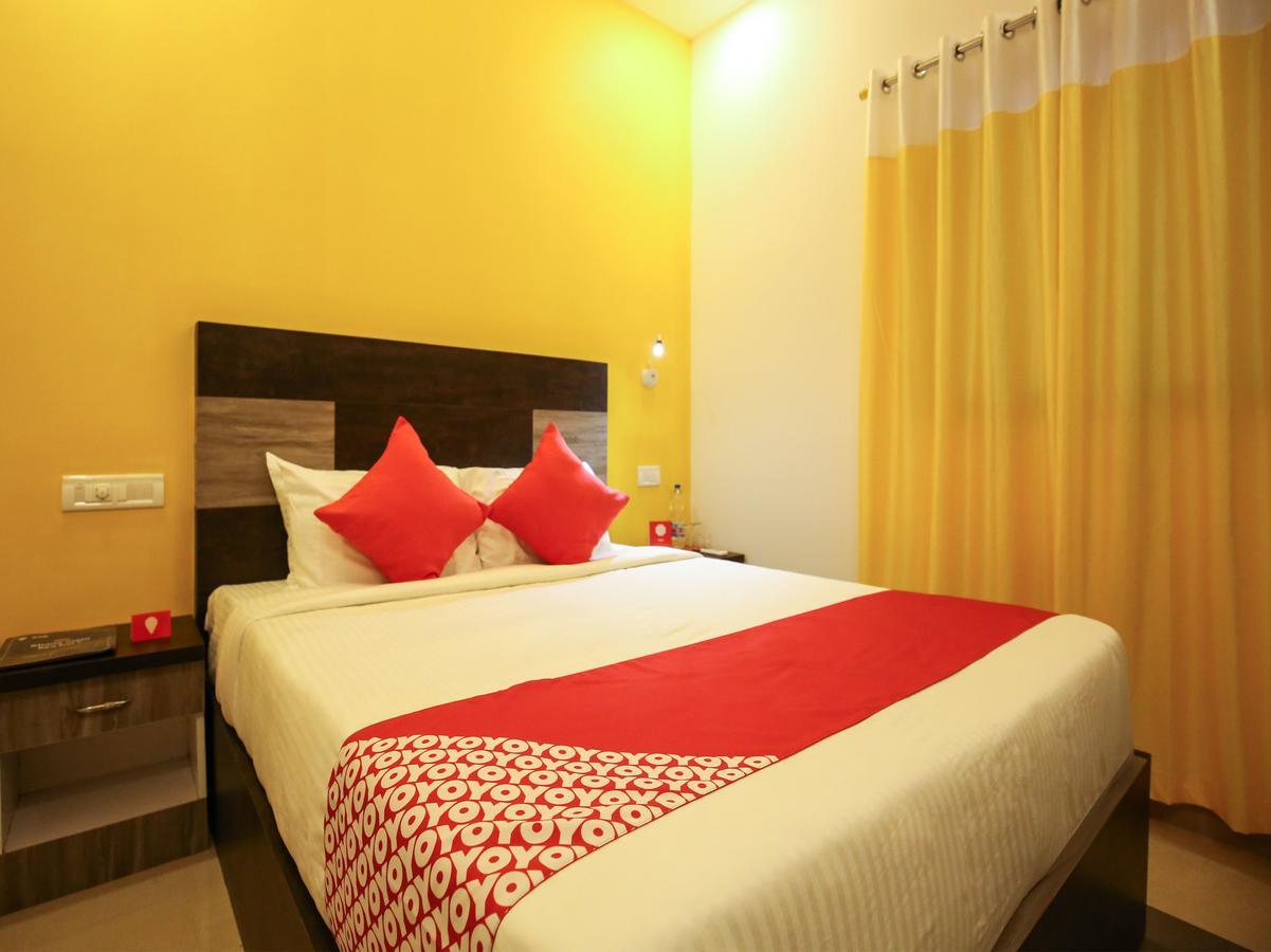 Oyo 10152 Rail View Residency Otel Alappuzha Dış mekan fotoğraf